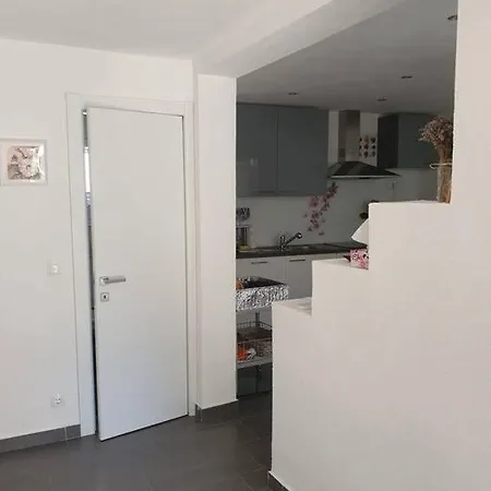 Kuca Odmah Do Plaze 公寓 扎达尔