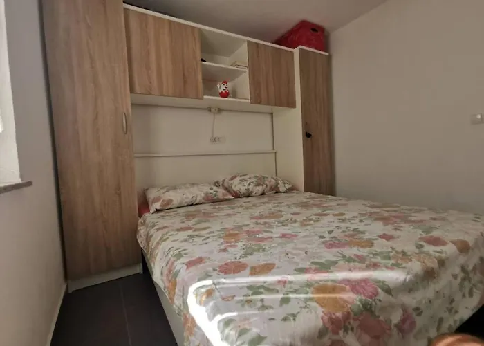 Kuca Odmah Do Plaze Apartment