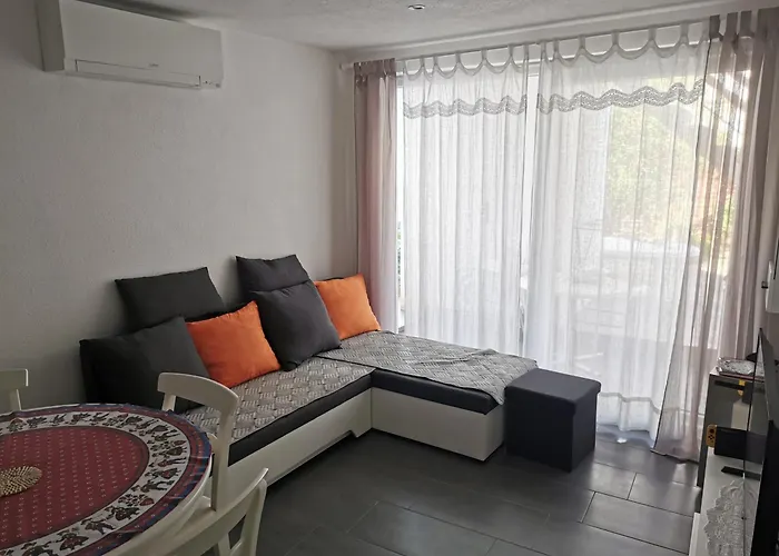 Kuca Odmah Do Plaze Zadar