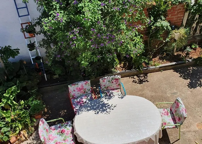 Kuca Odmah Do Plaze *